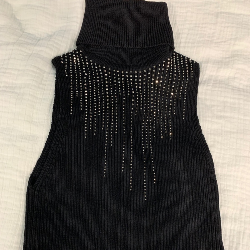 Turtle neck short sleeve top with rhinestones